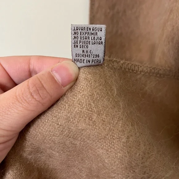 Alpaca Camargo Camel Alpaca Fringe Scarf - Picture 7 of 8